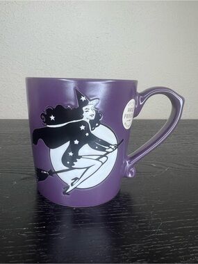 NEW Spectrum Designz Ooh La La Vintage Halloween Pin Up Girl Witch Mug - Purple